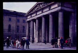Ehrenmal 31.3.72.