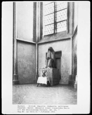 Trauernde Maria mit der Dornenkrone Christi