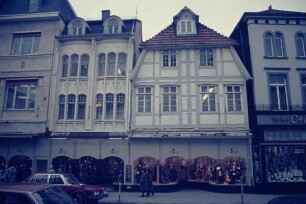 Lange Straße, Detmold, Modehaus Wiese; farbig