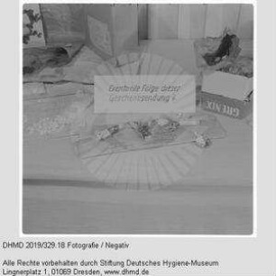 Ausstellung "Arzneimittelmißbrauch durch Geschenksendungen"