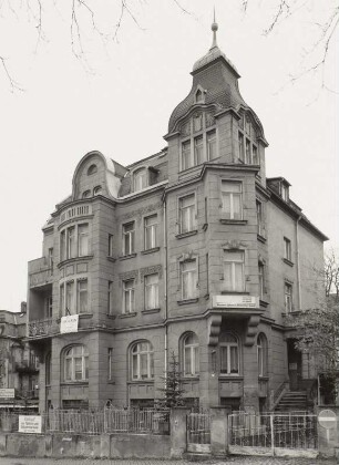 Wohnhaus : Plauen-Dobenau. Karlstraße 58. Wohnhaus, Straßenansicht mit Einfriedung