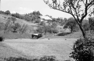 Endenburg: Tal mit Straße und Hof