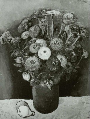Zinnien im Krug
