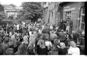 Kleinbildnegativ: Treffen mit Tran HuvNghia, 1972