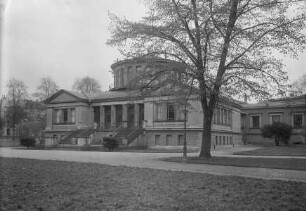 Akademisches Kunstmuseum & Ehemalige Anatomie