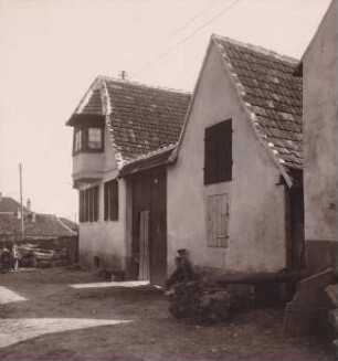 Theresienstr. 73. Winzerhaus. Erker