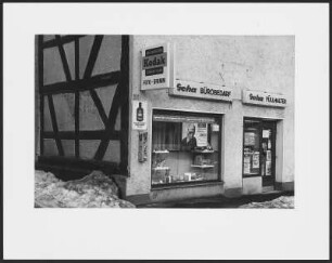 Schaufenster eines Foto- und Schreibwarenladens, Greifenstein