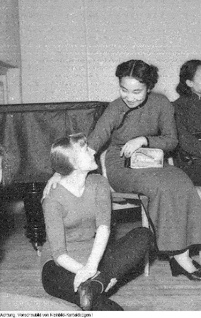 Dresden, Palucca Schule Dresden, Proben und Aufführung einer Peking-Oper, Treffen mit Gästen aus China, 10. Dezember 1957