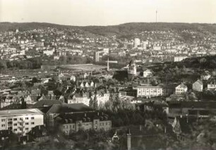 Stuttgart. Blick vom Killesberg nach Süden über Hauptbahnhof gegen Bopser und Fernsehturm