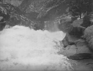 Wasserfall im unteren Columbia River Tal : Blick auf einen Wasserfall