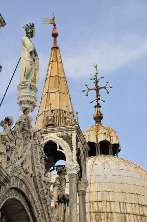Türme der Markuskirche : Blick auf Turmspitzen der Markuskirche. Aufgenommen in Venedig am 14. Mai 2009. Foto Uwe Gerig