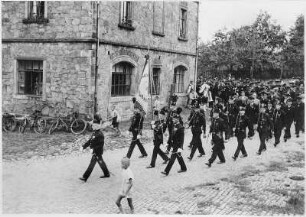 Bergbier-Fest 9. Juli 1938. Bergparade mit Knappschaftsfahne : Freital-Zauckerode. Bergbier-Fest 9. Juli 1938. Bergparade mit Knappschaftsfahne