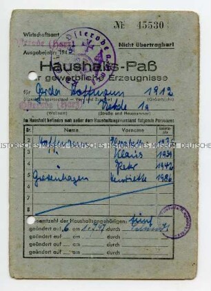 Haushaltspass aus Osterode am Harz für eine sechsköpfige Flüchtlingsfamilie aus Ostpreußen u.a. mit Kleider-Zuwendungen von der Inneren Mission