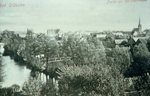 Trave: Obertrave, rechts Innenstadt mit Blick in Richtung Westportal der Peter-Paul-Kirche