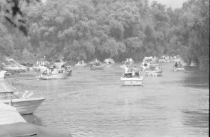 "Abfahrt 1977" des Karlsruher Motorbootclubs Nautico nach Münchhausen zur Beendigung der Sommersaison