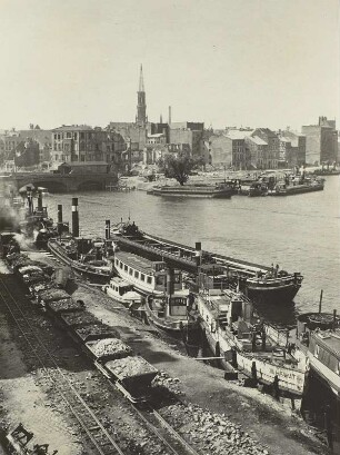 Alt-Berlin, Blick von der Waisenbrücke, im Vordergrund Trümmerzug : Berlin, Schlepper