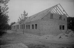 Eröffnung der Friedrich-Wolf-Oberschule in Boock / Kreis Uecker-Randow (Mecklenburg) : Außenansicht des Rohbaus