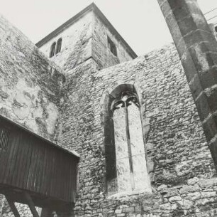 Jena-Ziegenhain. Pfarrkirche St. Maria (Baubeginn 1421). Inneres nach Südwest gegen Turm und Ruinenteil