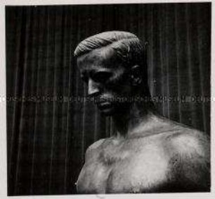 Paris, Bildhauer Professor Arno Breker, Figur "Der Wäger", Kopf (Seitenansicht)
