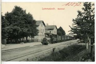 Lommatzsch. Bahnhof mit Personenzug