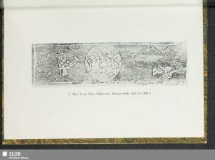 Hiao T´ang Chan, Mittelsäule: Sonnenscheibe und Sternbilder.