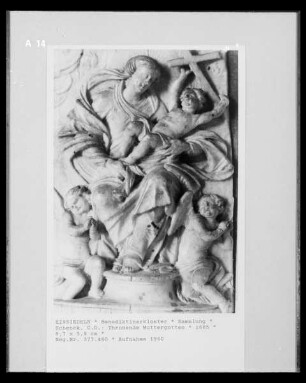 Thronende Madonna