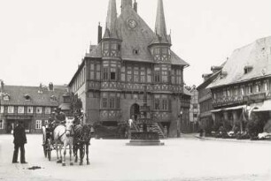 Rathaus Wernigerode : Wernigerode, Rathaus, Marktbrunnen und Hotel "Gothisches Haus"