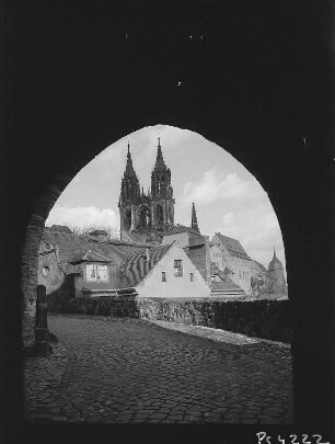 Meißen. Blick von der Schloßbrücke zur Albrechtsburg mitDom