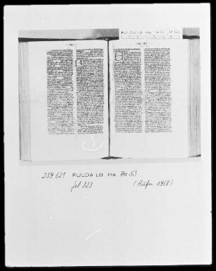 Biblia Latina — Initialen E und R, Folio 323recto