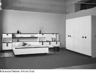 Schlafzimmer (Modell 370)