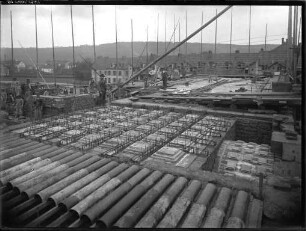 Baustelle mit Arbeitern