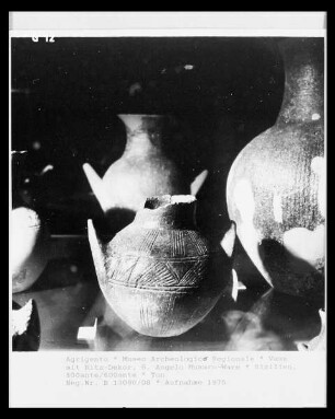 Vase mit Ritz-Dekor, S. Angelo Muxaro-Ware