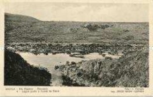 Lagune am Fluss Kunene in der Serra de Cana