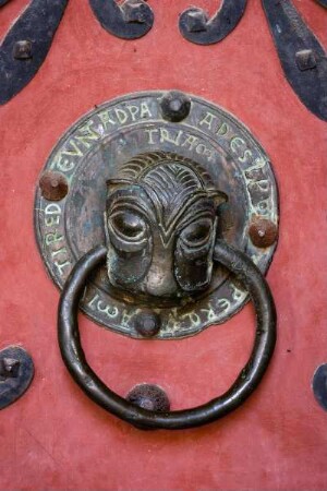 Frankreich. Auvergne. Allier. Ebreuil. Eglise Saint Leger. STuerklopfer. Beschläge des 12 Jahrhundert