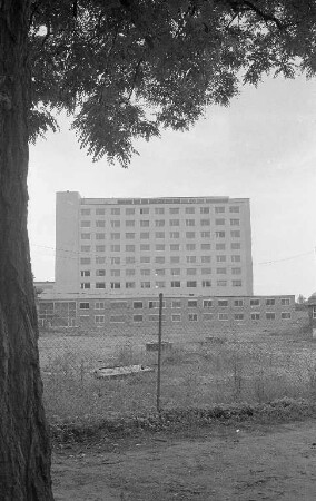 Neubau der Urologie und Chirurgie des Städtischen Krankenhauses.