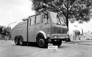 Kubat-Dreieck: Bitte nicht füttern! Wasserwerfer der Polizei