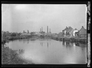 Kanal in Pont-à-Vendin (Dep. Pas-de-Calais, Frankreich)