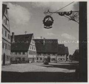 Dinkelsbühl, Nördlinger Straße, Wirtshausschild "Zum Schwan"