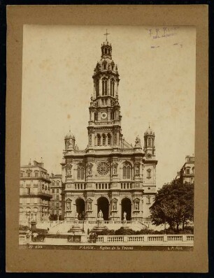 Église de la Sainte-Trinité, Paris: Hauptfassade