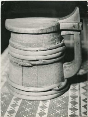 Hölzerner Bierkrug