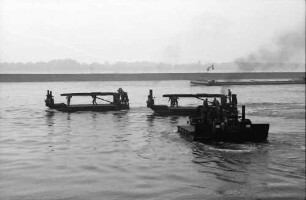 Ichenheim: Rheinübergang; Amphibienfahrzeuge für Pontonteile