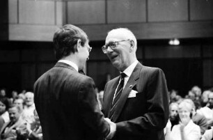 38. Tagung 1988 Physik: Bundesminister Riesenhuber (links)