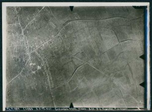 Foto der Ortschaft und der Stellungen um Croisilles zwischen Arras und Cambrai (Luftbild)