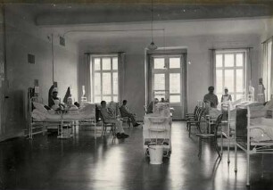 Städtisches Klinikum. Chirurgische Abteilung - Krankensaal für männliche Patienten