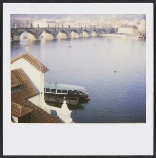 Blick auf die Karlsbrücke an der Moldau