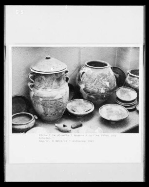 Antike Vasen und Schalen