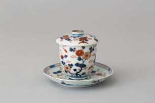 Deckelbecher mit Unterschale