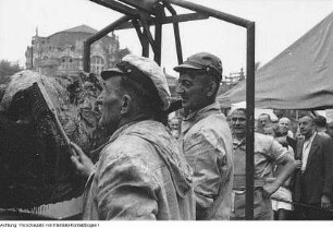 Dresden, 2. Pressefest der Sächsischen Zeitung (SZ) mit Hermann Matern und Carl Bobach, August 1955