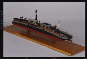 Modell eines Kettendampfers