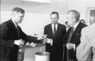 Bukarest: Generalkonsul Meinl in der Fabrik Meinl